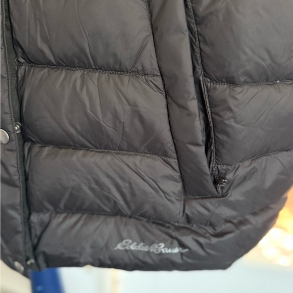 Women’s Eddie Bauer Quilted Black Puffer Vest, Size 2XL - Picture 2 of 7